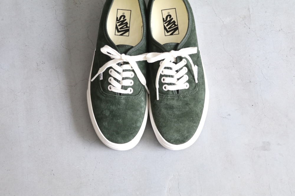 unisexVANS() "Authentic Pig Suede"