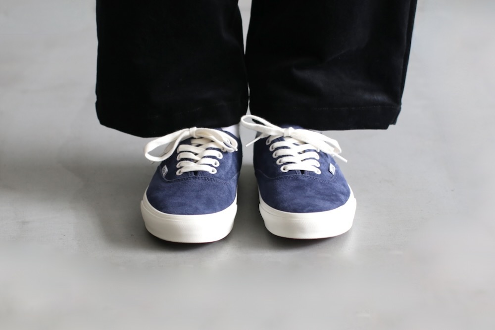 unisexVANS() "Authentic Pig Suede"