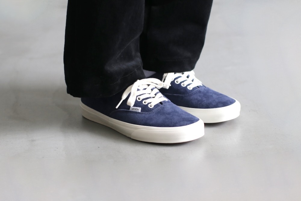 unisexVANS() "Authentic Pig Suede"