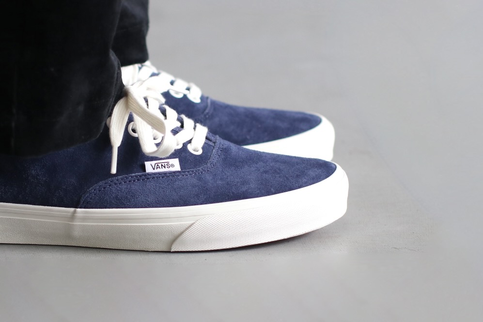 unisexVANS() "Authentic Pig Suede"