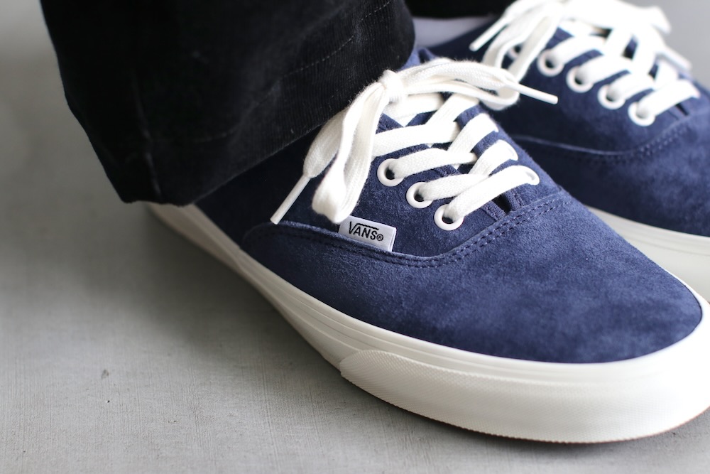 unisexVANS() "Authentic Pig Suede"