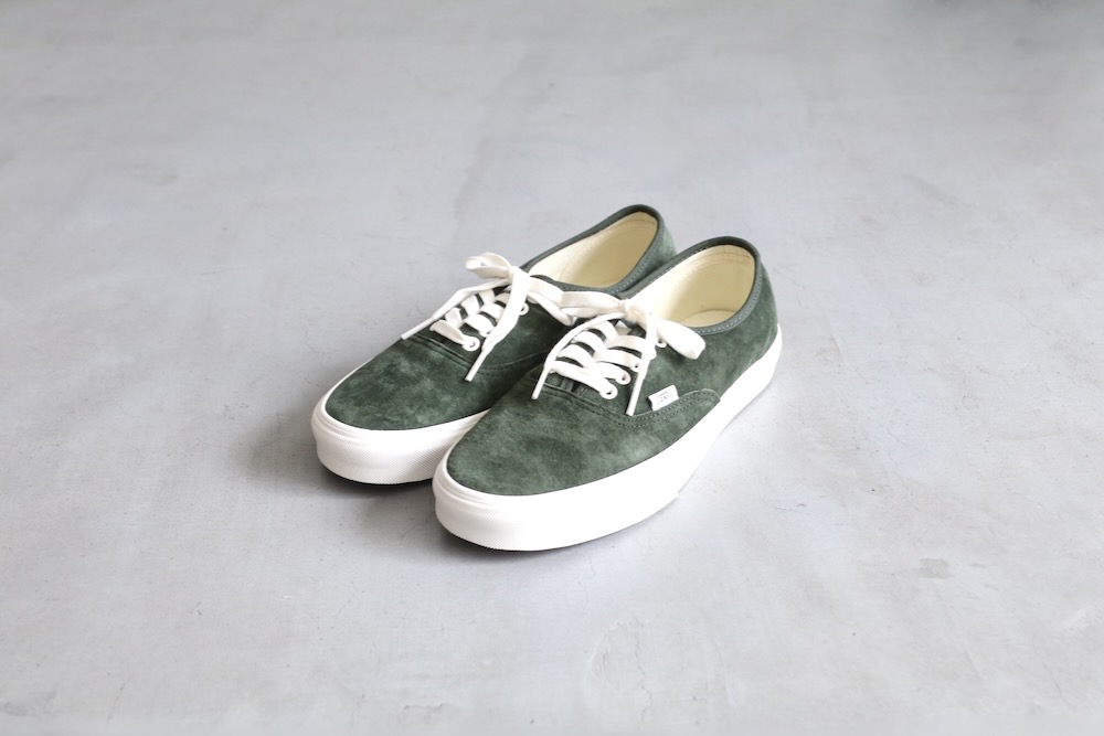 unisexVANS() "Authentic Pig Suede"