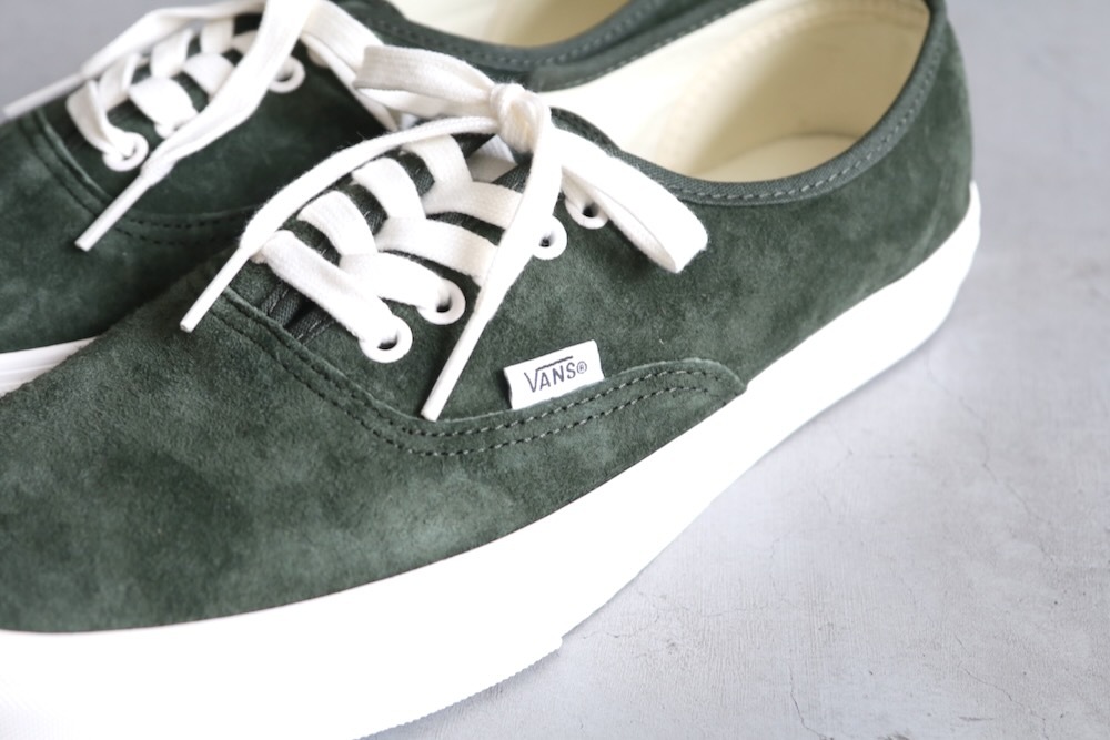 unisexVANS() "Authentic Pig Suede"