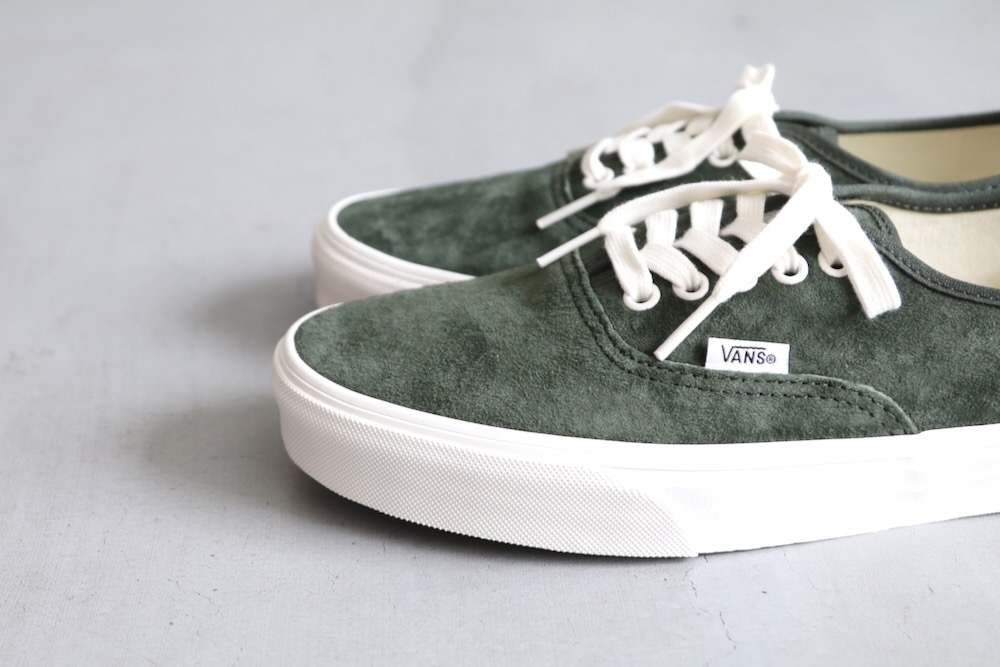 unisexVANS() "Authentic Pig Suede"