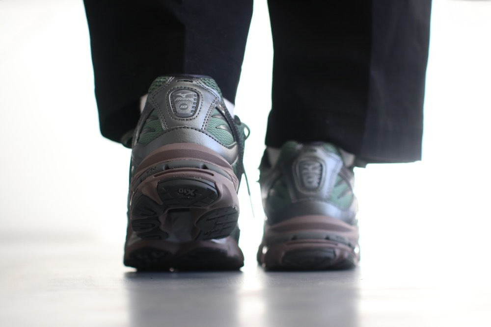 MIZUNO (ߥ) "WAVERIDER10"