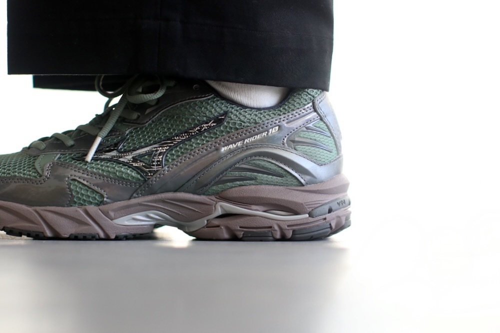 MIZUNO (ߥ) "WAVERIDER10"