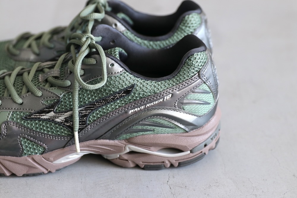 MIZUNO (ߥ) "WAVERIDER10"