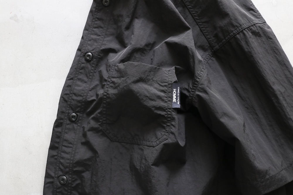 COMME des GARCONS HOMME(���� �� ����륽�󡦥���) "�ʥ����󥿥å��� S/S����� HQ-B021-051"