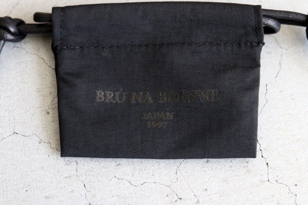 ں / unisexBRU NA BOINNE (֥롼ʥܥ) "ȥåץ֥쥹"