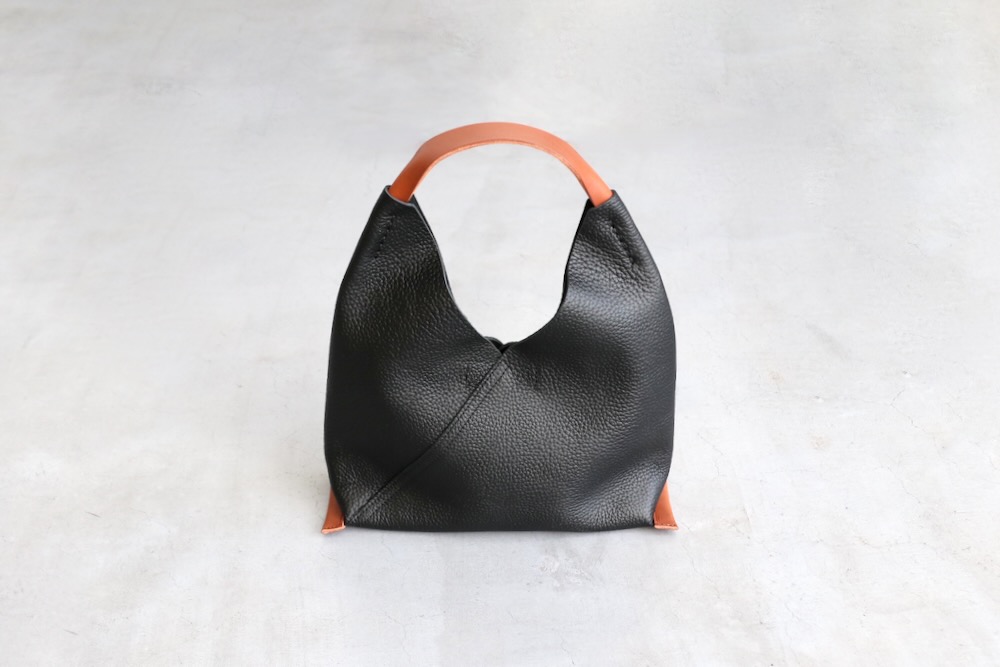 ��12.6 12:00 Release��HenderScheme (���������������) "triangle bag"