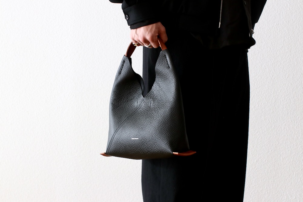 ��12.6 12:00 Release��HenderScheme (���������������) "triangle bag"