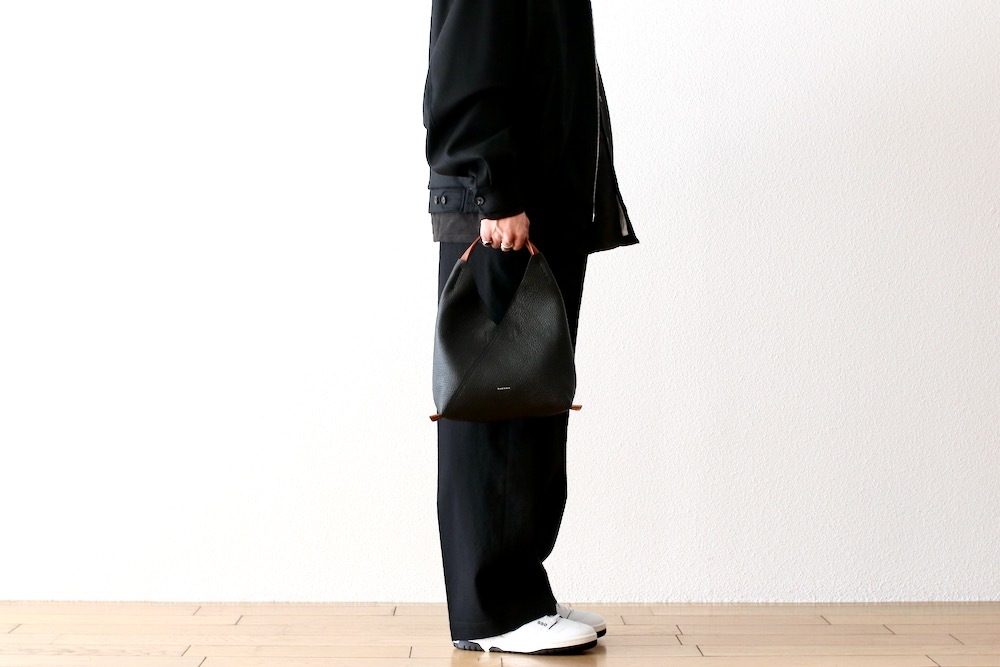 ��12.6 12:00 Release��HenderScheme (���������������) "triangle bag"