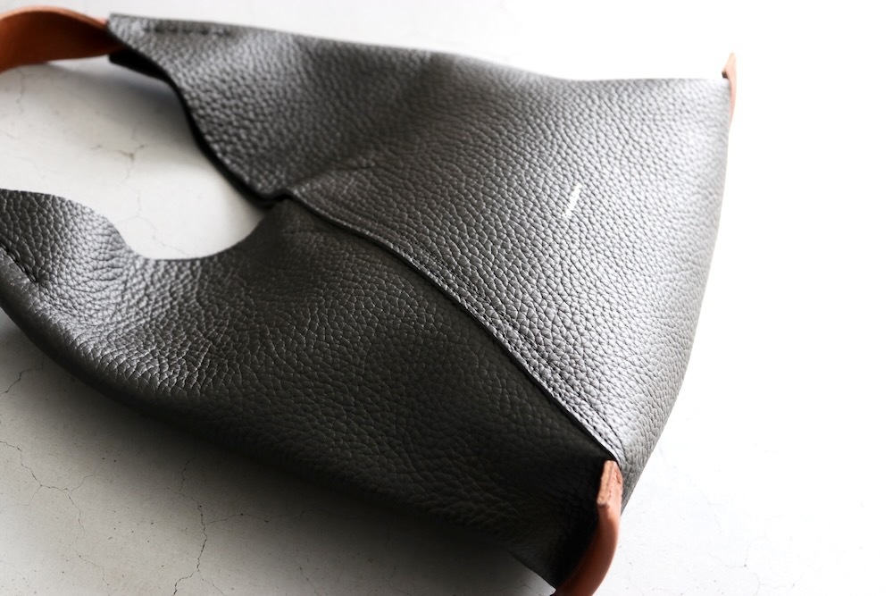 ��12.6 12:00 Release��HenderScheme (���������������) "triangle bag"