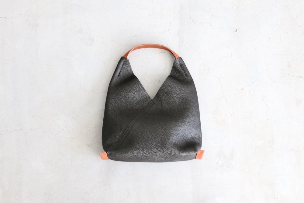 ��12.6 12:00 Release��HenderScheme (���������������) "triangle bag"