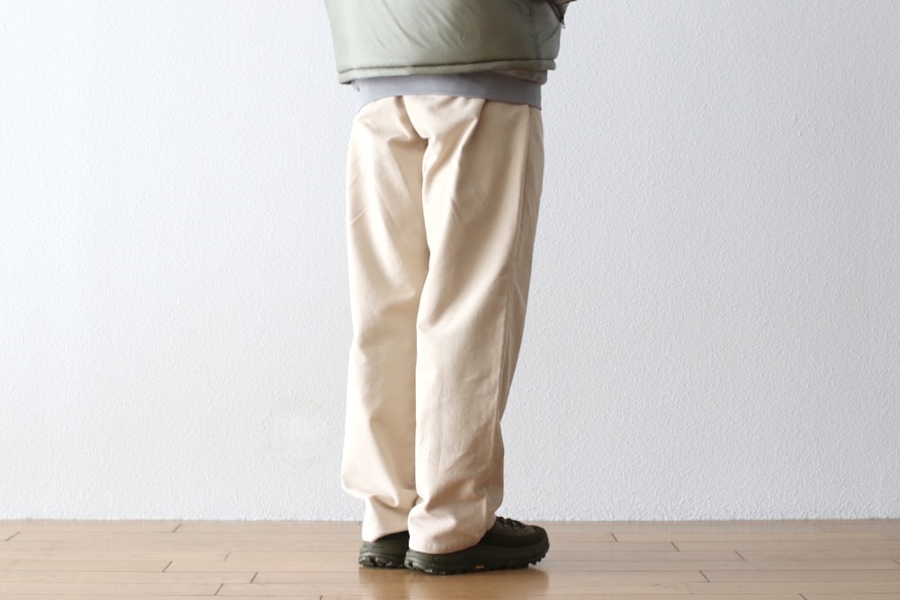 C.E(��������) "BRUSHED SOFT COTTON ONE TUCK PANTS"