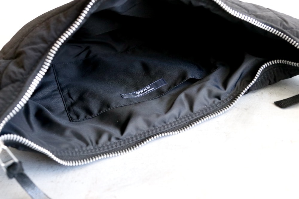 COMME des GARCONS HOMME(���� �� ����륽�󡦥���) "�ʥ������åץ��ȥåץ���ƥ��󥰥��������Хå� HR-K205-051"