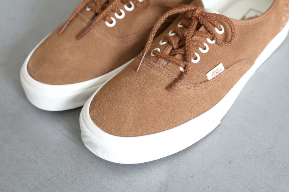 VANS スニーカーVANS ヴァンズ バンズ【箱なし】AUTHENTIC