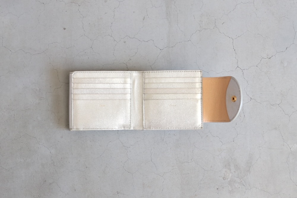i ro se () "FOLD 2F WALLET"