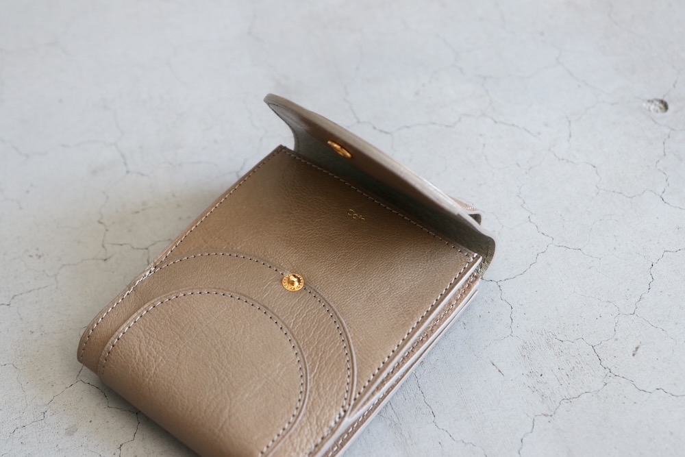 i ro se () "FOLD 2F WALLET"