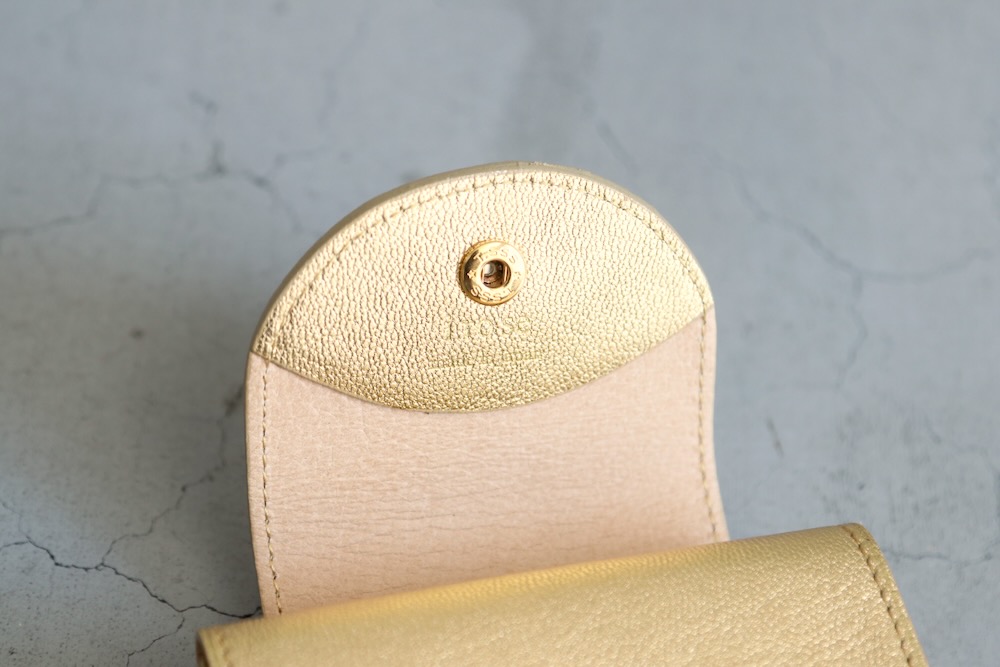 i ro se () "FOLD 2F WALLET"