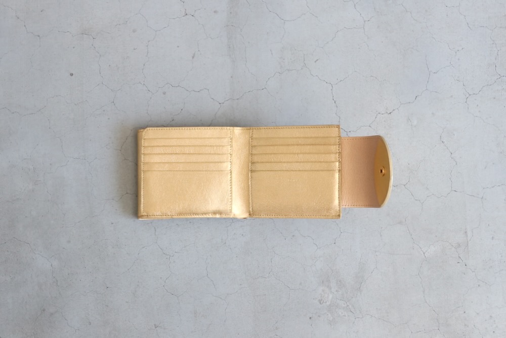 i ro se () "FOLD 2F WALLET"