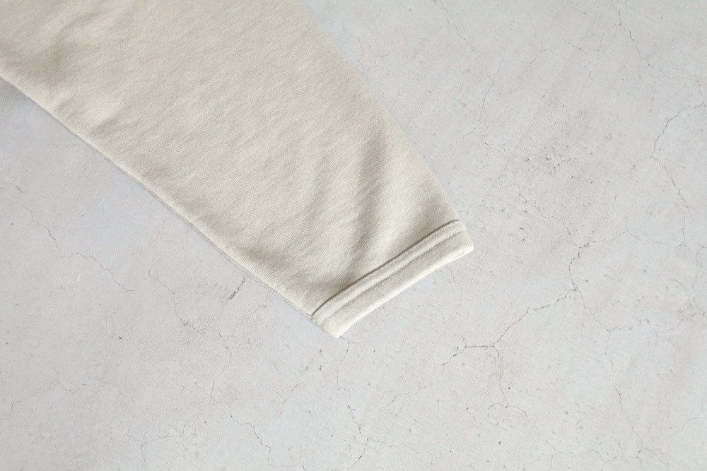 C.E(��������) "HALF PANEL RIB CREW NECK"