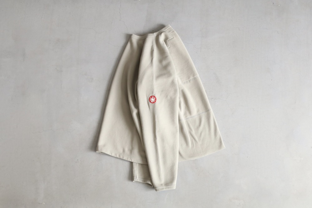 C.E(��������) "HALF PANEL RIB CREW NECK"