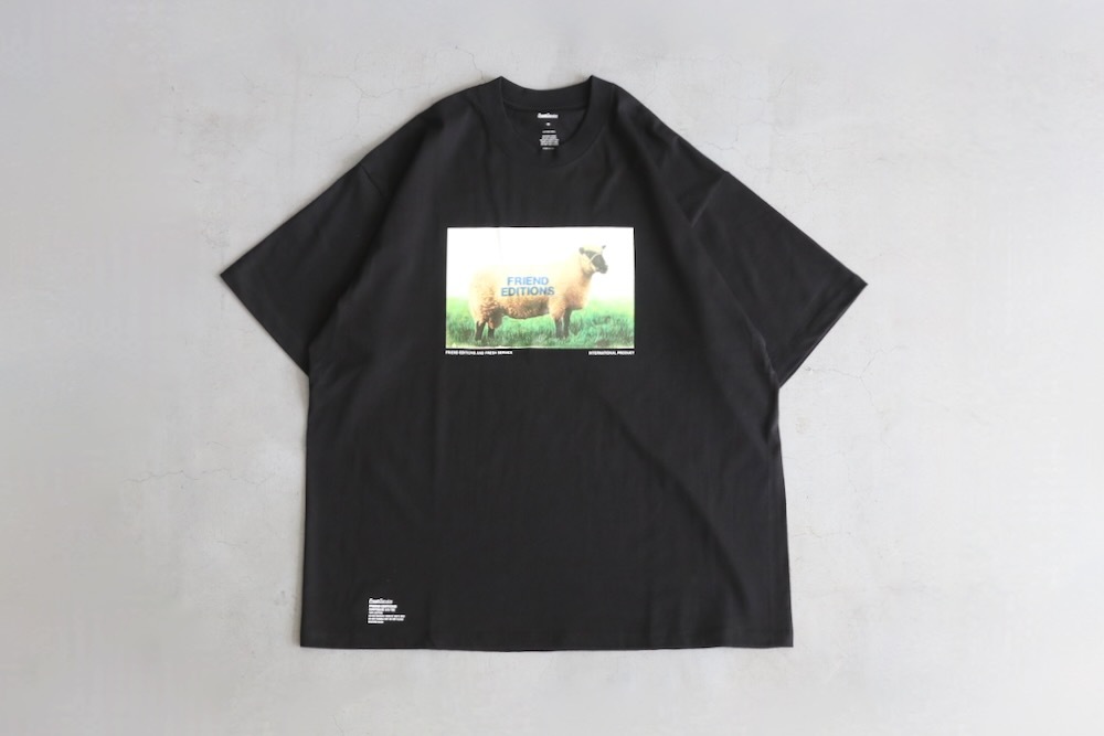 ��8.29 12:00 Release / limited��FreshService �� FRIEND EDITIONS(�ե�å��奵���ӥ� �� �ե��� ���ǥ������)"CORPORATE S/S TEE ��SHEEP��"