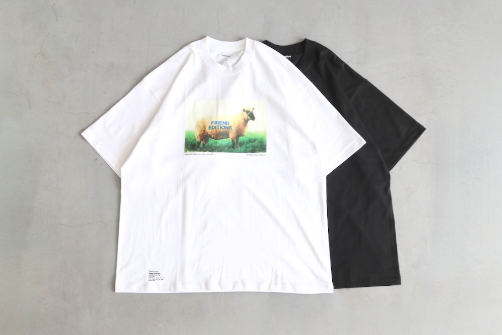 ��8.29 12:00 Release / limited��FreshService �� FRIEND EDITIONS(�ե�å��奵���ӥ� �� �ե��� ���ǥ������)"CORPORATE S/S TEE ��SHEEP��"