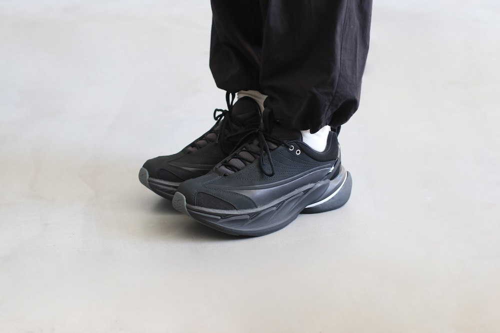 HOKA ONE ONE (ホカ オネ オネ) 