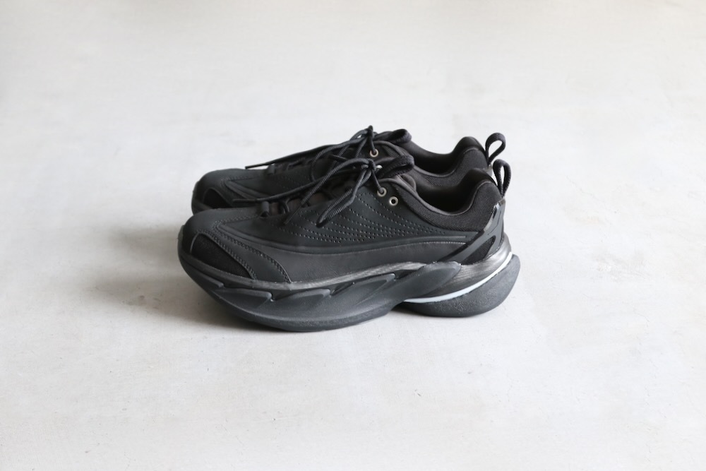 HOKA ONE ONE (ホカ オネ オネ) 