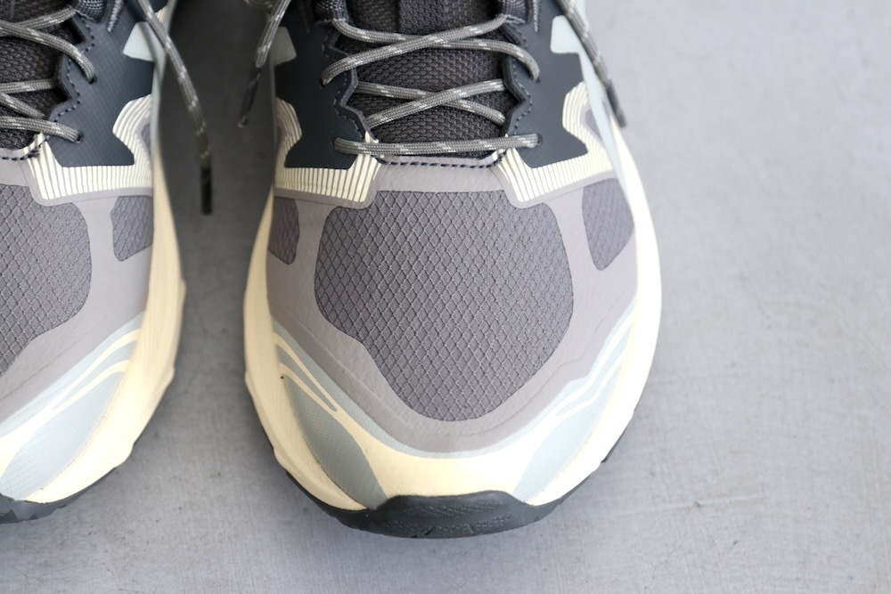 ASICS (å) "GEL-TERRAIN TRUFFLE GREY/SEAL GREY"