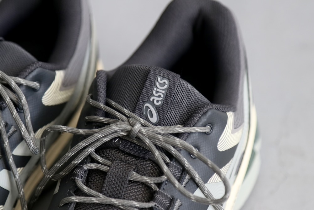 ASICS (å) "GEL-TERRAIN TRUFFLE GREY/SEAL GREY"