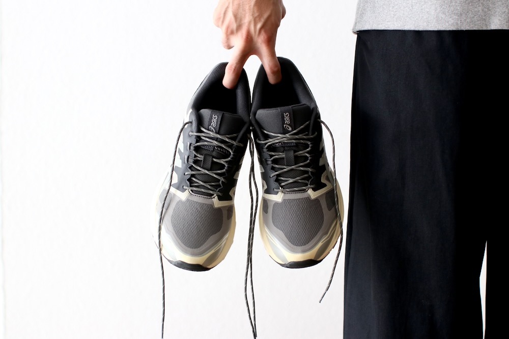 ASICS (å) "GEL-TERRAIN TRUFFLE GREY/SEAL GREY"