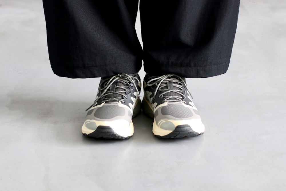 ASICS (å) "GEL-TERRAIN TRUFFLE GREY/SEAL GREY"