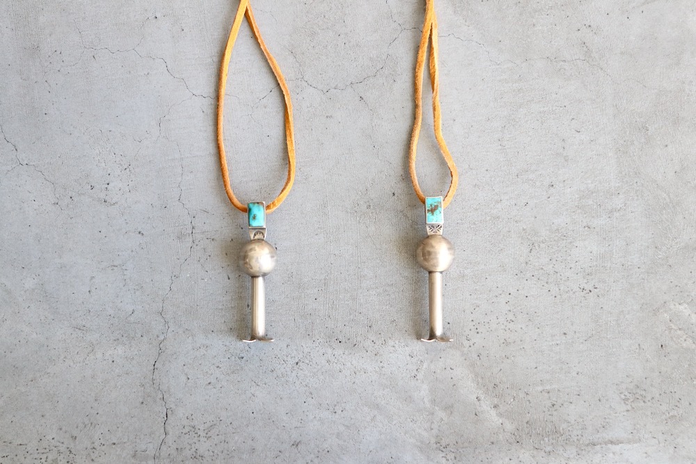 Indian Jewelry Falcon Trading Co. / F.T.C(����ǥ����󥸥奨�꡼ �ե��륳�� �ȥ졼�ǥ��� ����ѥˡ�) "Squash Blossom Pendant Turquoise square"