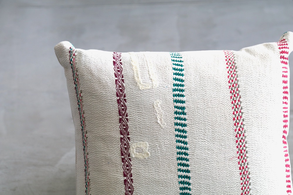 LIGHT YEARS(�饤�� ���䡼��) ��Indian cushion M -White-��