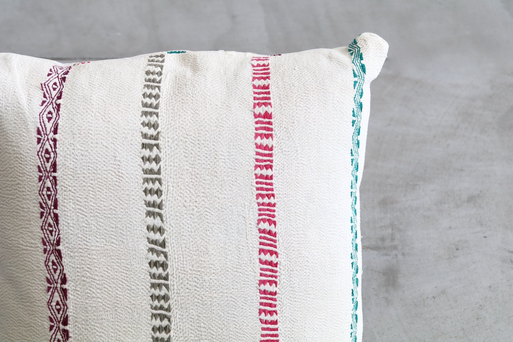 LIGHT YEARS(�饤�� ���䡼��) ��Indian cushion M -White-��