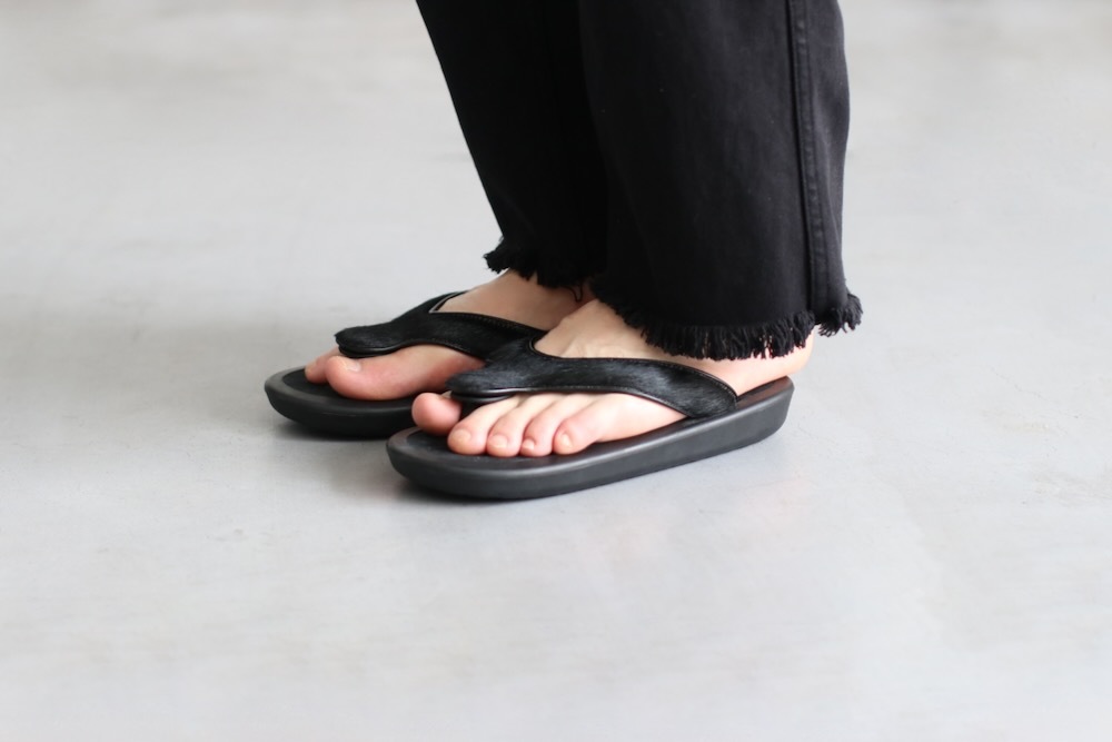 JoJo(祸) "BEACH SANDAL -Pony Ecsaine Leather-"