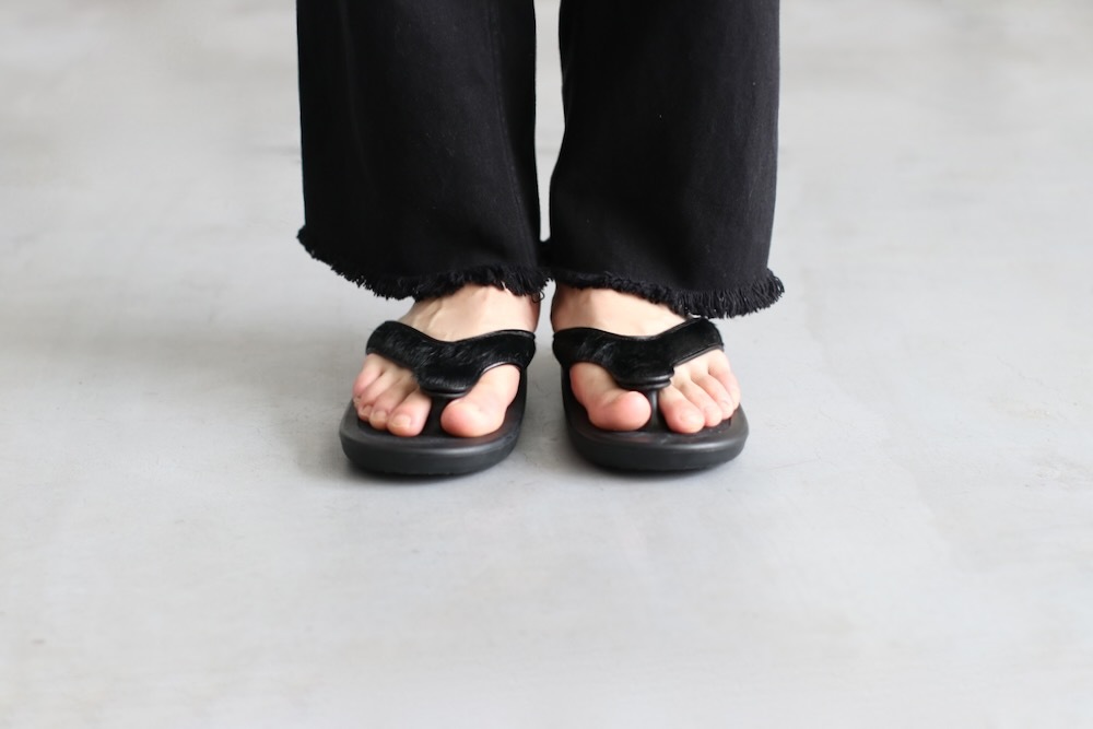 JoJo(祸) "BEACH SANDAL -Pony Ecsaine Leather-"