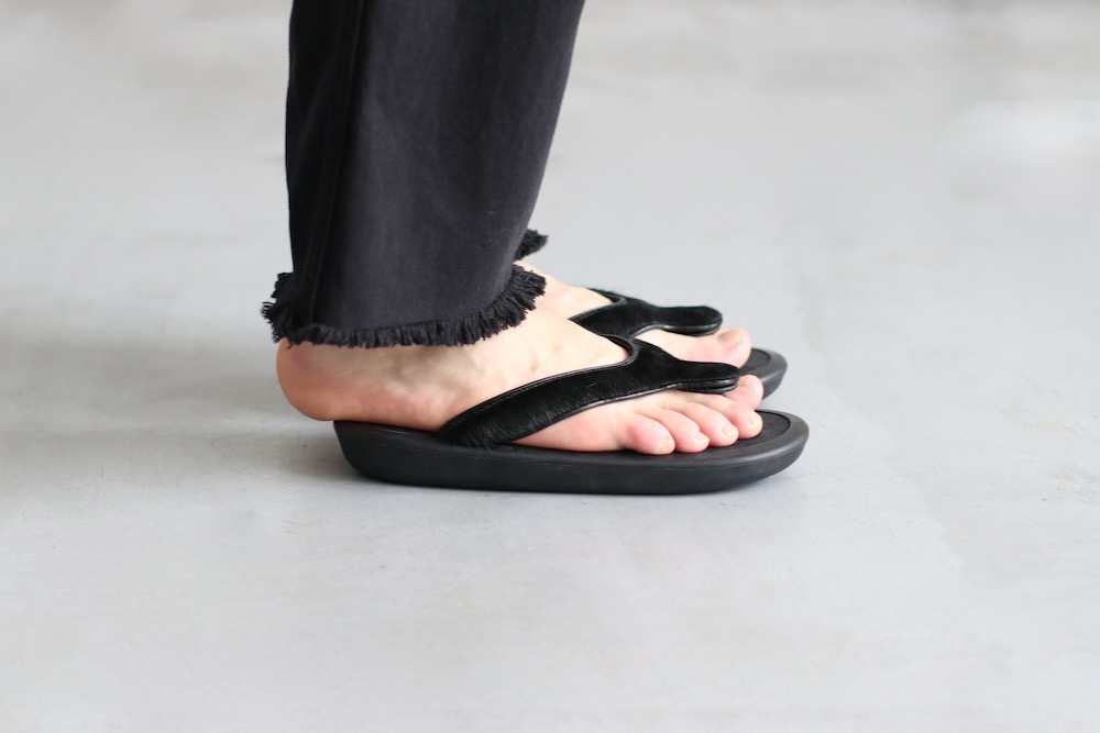 JoJo(祸) "BEACH SANDAL -Pony Ecsaine Leather-"