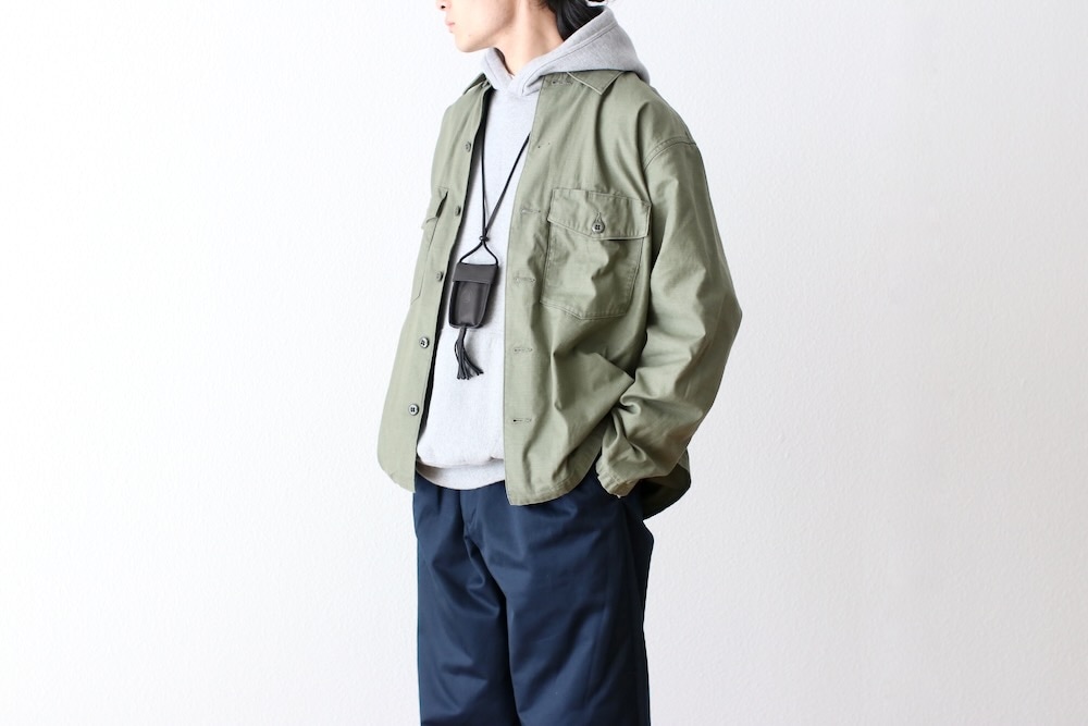 Unlikely (����饤���꡼) "Unlikely Split Raglan Sleeve Hoodie"