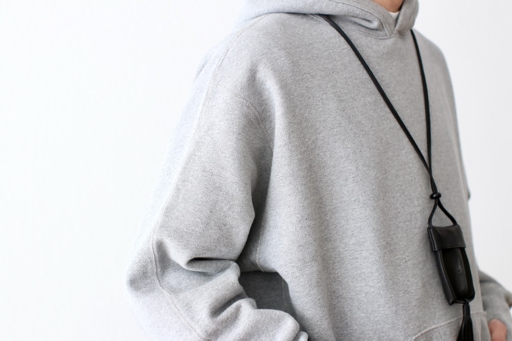 Unlikely (����饤���꡼) "Unlikely Split Raglan Sleeve Hoodie"