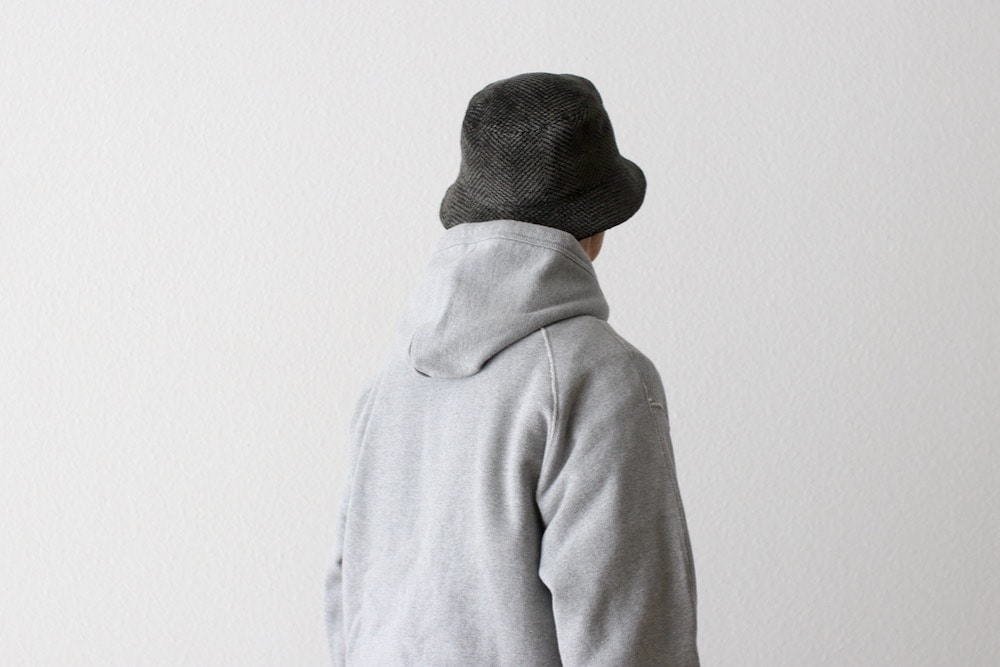 Unlikely (����饤���꡼) "Unlikely Split Raglan Sleeve Hoodie"
