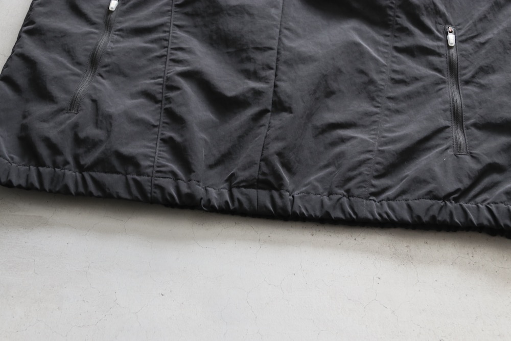 MARMOT CAPITAL (ޡåȥԥ) "CURVE STITCH NYLON VEST"