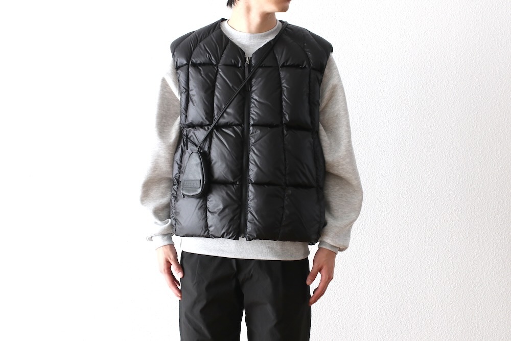 GOLDWIN 0 (������ɥ����� ����) "Three Dimensional Down Light Vest"