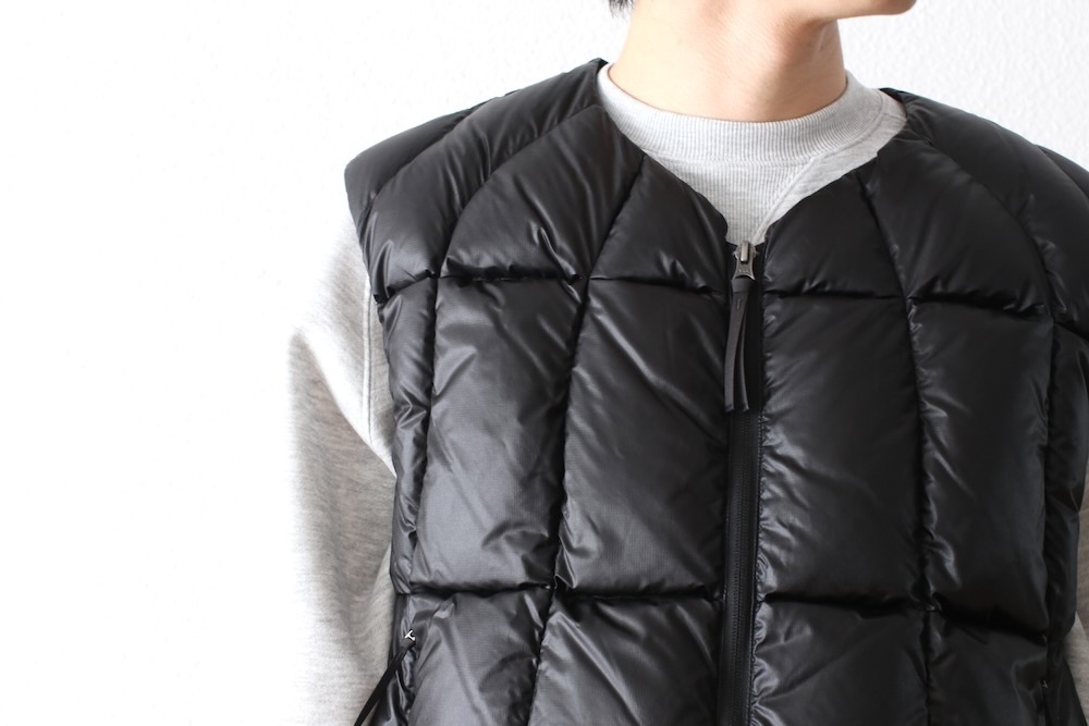 GOLDWIN 0 (������ɥ����� ����) "Three Dimensional Down Light Vest"