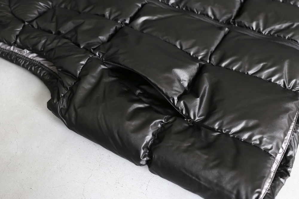 GOLDWIN 0 (������ɥ����� ����) "Three Dimensional Down Light Vest"