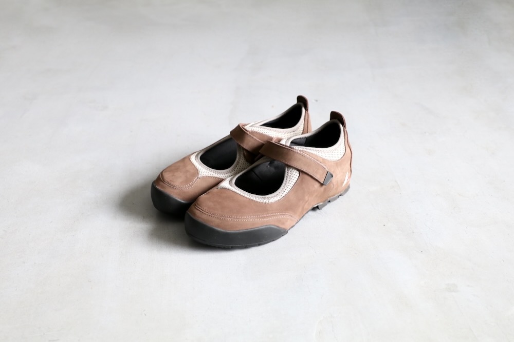 ROA (����) "Loie BROWN TAUPE"
