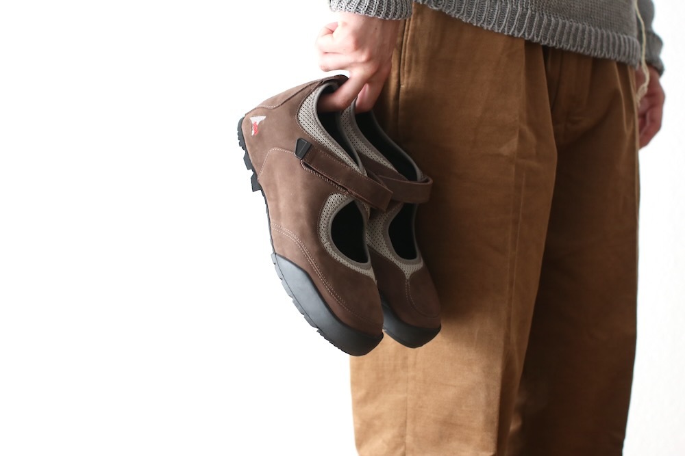 ROA (����) "Loie BROWN TAUPE"